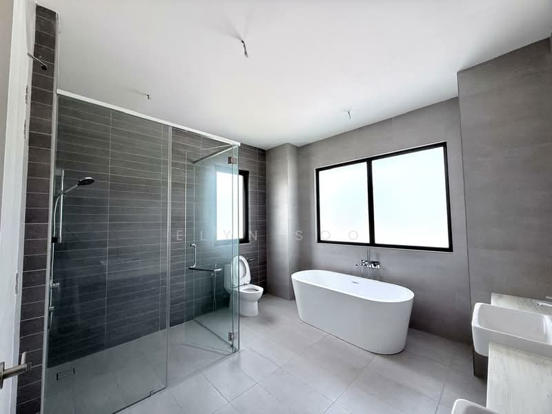 Bungalow House untuk Dijual di Banting (Selangor) - Elyn Soo - Bathroom - PropertyGuru.com.my