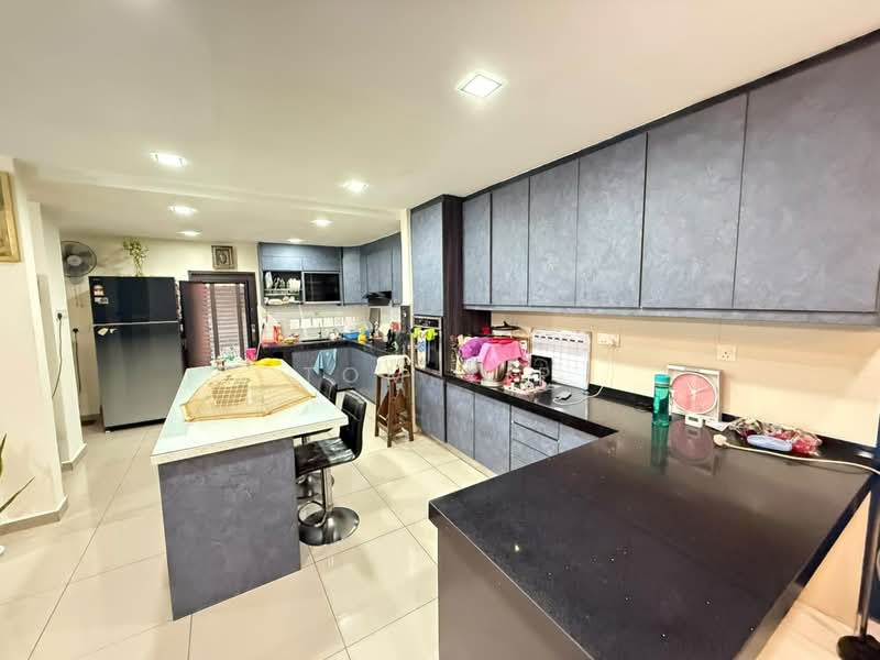 2.5-storey Terraced House for Sale in Sunway Alam Suria (Shah Alam) - Tom Yip - Kitchen - PropertyGuru.com.my