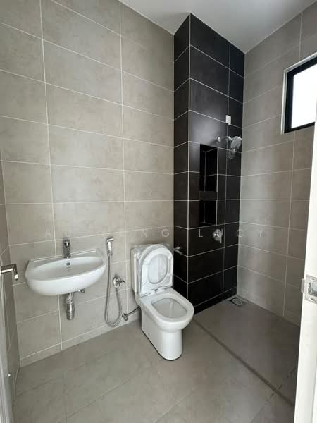 Rumah Berkembar untuk Dijual di Pontian (Johor) - Au Yong Lucy - Bathroom - PropertyGuru.com.my