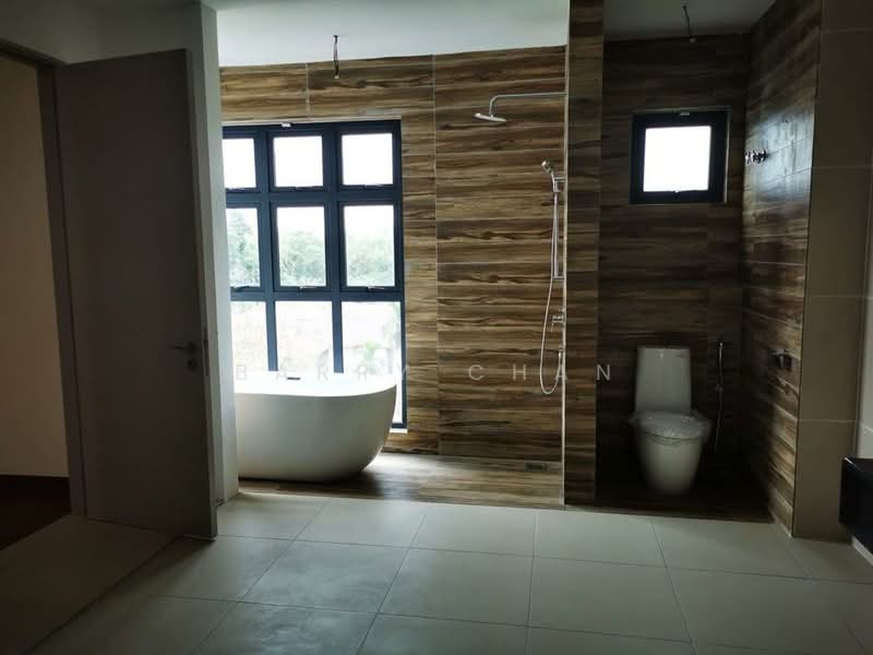 Rumah Berkembar untuk Disewa di Kota Damansara (Selangor) - BARRY CHAN - Bathroom - PropertyGuru.com.my