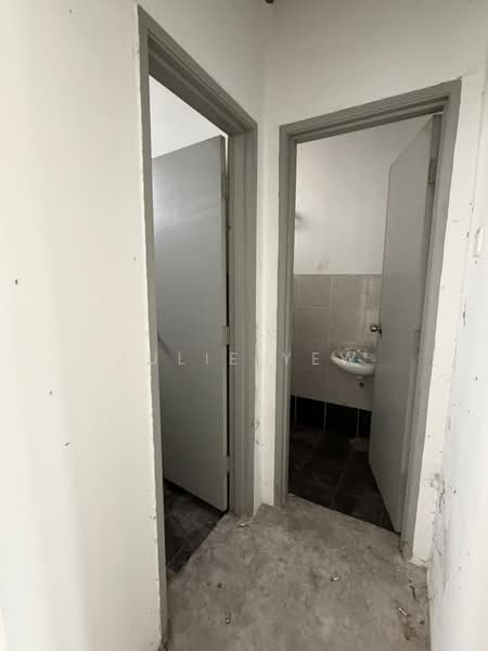 Shop / Office for Sale in Taman Nusantara Prima (Gelang Patah) - Julie Yew - Interior - PropertyGuru.com.my