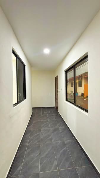 Rumah Teres 1-Tingkat untuk Dijual di Taman Sri Putri (Kulai) - Gordon Chai - Corridor - PropertyGuru.com.my