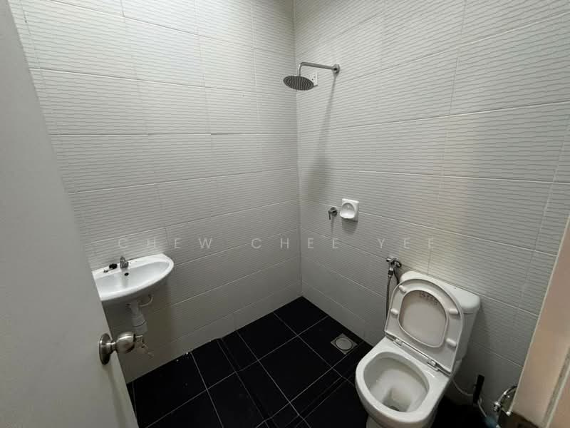 Rumah Teres 2-Tingkat untuk Disewa di Taman Cahaya Kota Puteri (Masai) - Chew Chee Yee - Bathroom - PropertyGuru.com.my
