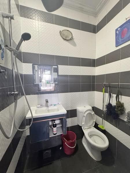 1-storey Terraced House for Sale in Skudai (Johor) - Nikko Soh - Bathroom - PropertyGuru.com.my