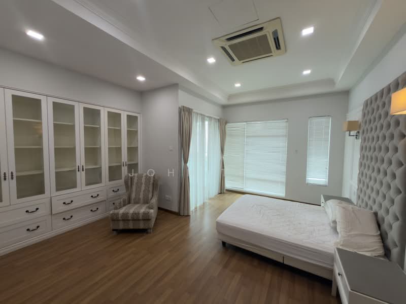 Semi-Detached House for Sale in Canary Garden (Klang) - John Teo - master bedroom with hidden washroom - PropertyGuru.com.my