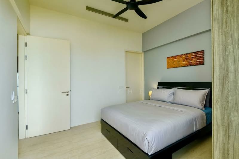 Kondominium untuk Dijual di By The Sea - Mike Kheoh - Bedroom - PropertyGuru.com.my