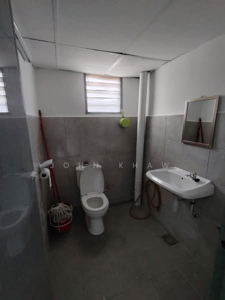 Kilang untuk Disewa di Bukit Jalil (Kuala Lumpur) - John Khaw - Bathroom - PropertyGuru.com.my