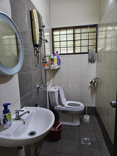 Rumah Teres untuk Dijual di Taman Cheras Indah (Ampang) - Jeffrey Ooi - Bathroom - PropertyGuru.com.my