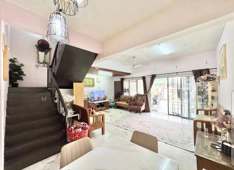 Rumah Teres untuk Dijual di Taman Cheras Indah (Ampang) - Jeffrey Ooi - Living Room - PropertyGuru.com.my