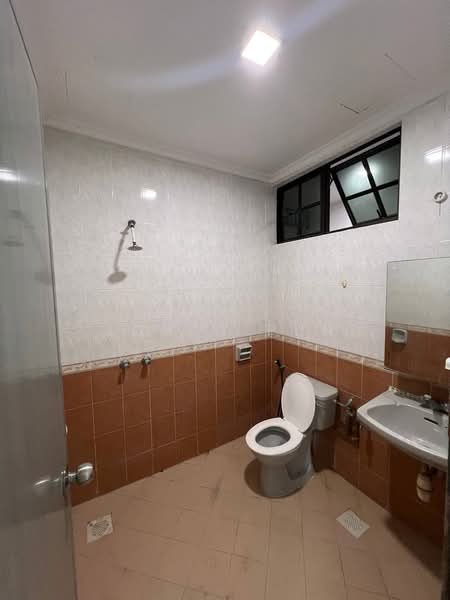 Kondominium untuk Dijual di Datin Halimah Condominium - Joyen Pun - Bathroom - PropertyGuru.com.my