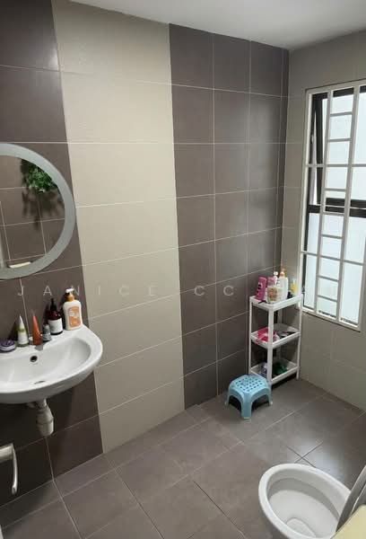 Kondominium untuk Dijual di Atmosfera Kondominium - Janice CC Tan - Bathroom - PropertyGuru.com.my