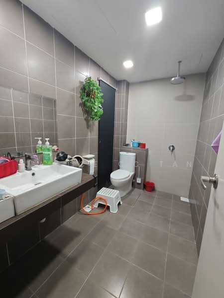 Kondominium untuk Dijual di Atmosfera Kondominium - Janice CC Tan - Bathroom - PropertyGuru.com.my