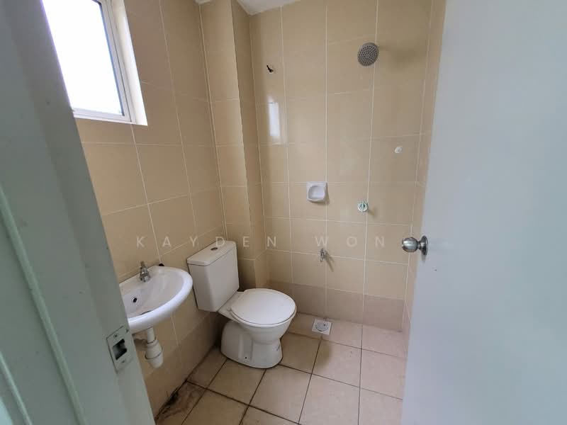 Rumah Teres untuk Dijual di TAMAN PUCHONG UTAMA (Puchong) - Kayden Wong - Bathroom - PropertyGuru.com.my