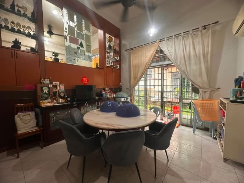 Rumah Berkembar untuk Dijual di Taman Redang (Johor Bahru) - Sausa Lee - Dining Room - PropertyGuru.com.my