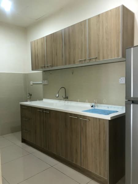 Kediaman Servis untuk Dijual di Sk One Residence - Karen Tang - Kitchen - PropertyGuru.com.my