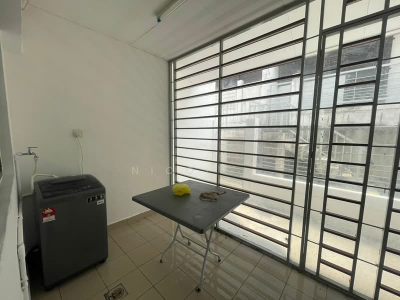 Rumah Teres untuk Disewa di Prima Selayang (Selayang) - Nicole . - Balcony - PropertyGuru.com.my