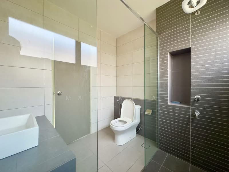 Rumah Teres 2-Tingkat untuk Dijual di Sepang (Selangor) - Maya Myra - Bathroom - PropertyGuru.com.my