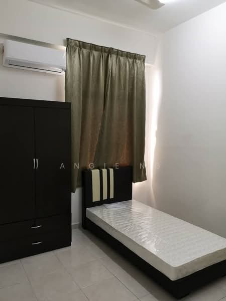Pangsapuri untuk Disewa di Rumah Pangsa Bukit Baru Jaya - Angie Ng - Bedroom - PropertyGuru.com.my