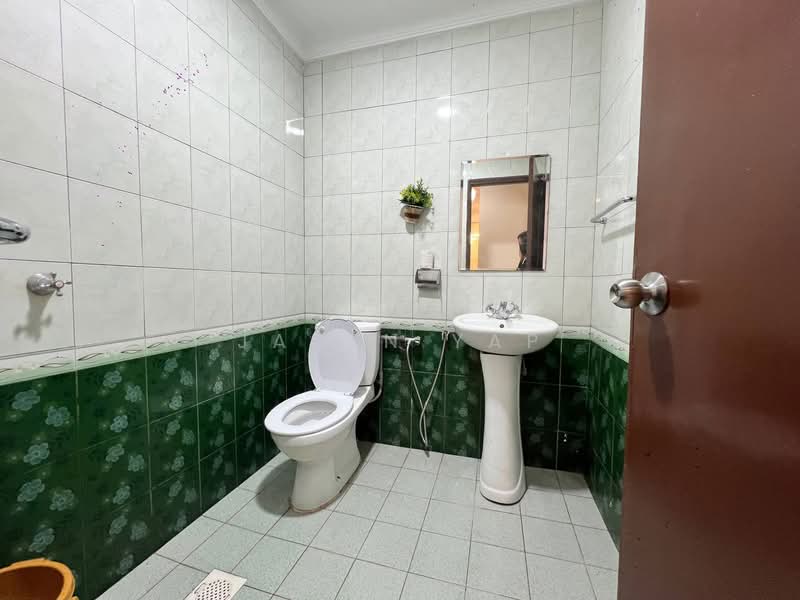 Kondominium untuk Disewa di Corinthian Condominium - Jaden Yap - Bathroom - PropertyGuru.com.my