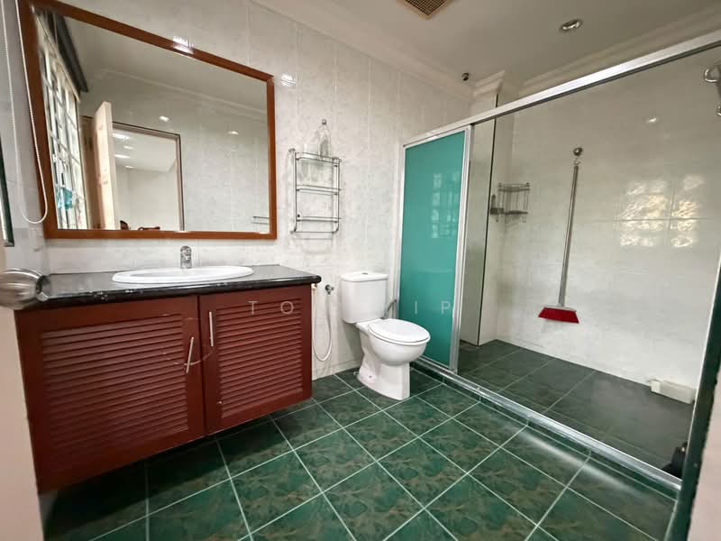 Rumah Teres 2-Tingkat untuk Dijual di Taman Bukit Idaman (Selayang) - Tom Yip - Bathroom - PropertyGuru.com.my