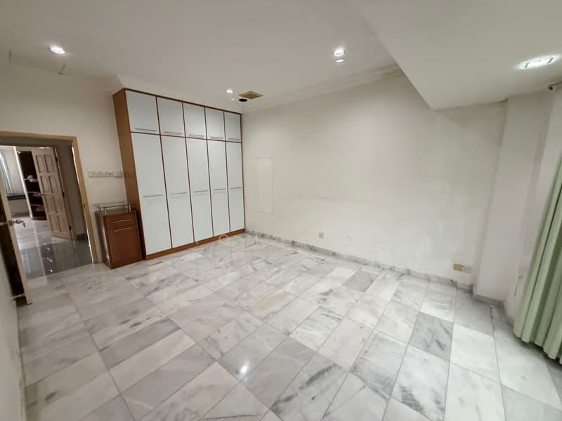 Rumah Teres 2-Tingkat untuk Dijual di Taman Bukit Idaman (Selayang) - Tom Yip - Bedroom - PropertyGuru.com.my
