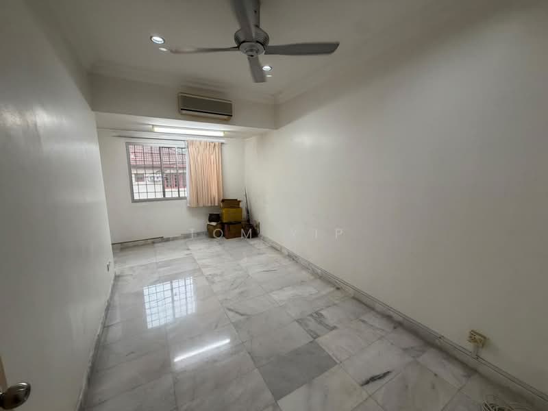 Rumah Teres 2-Tingkat untuk Dijual di Taman Bukit Idaman (Selayang) - Tom Yip - Interior - PropertyGuru.com.my