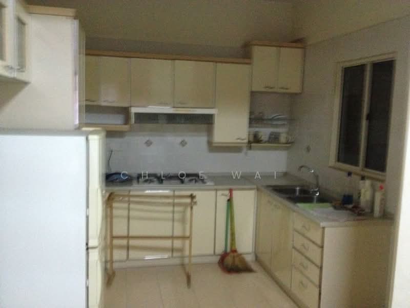 Kondominium untuk Dijual di Gold Coast Resort Condominium - Chloe Wai - Kitchen - PropertyGuru.com.my