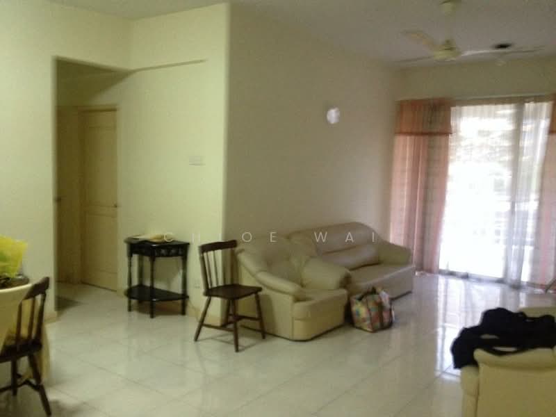 Kondominium untuk Dijual di Gold Coast Resort Condominium - Chloe Wai - Living Room - PropertyGuru.com.my