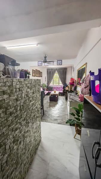 Rumah Flat untuk Dijual di Flat Tasek 64 - Jack Ching - Living Room - PropertyGuru.com.my