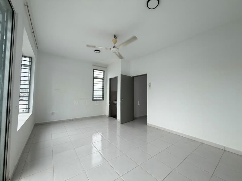 Rumah Teres 2-Tingkat untuk Dijual di Taman Kundang Jaya (Rawang) - Nicky Lai - Living Room - PropertyGuru.com.my