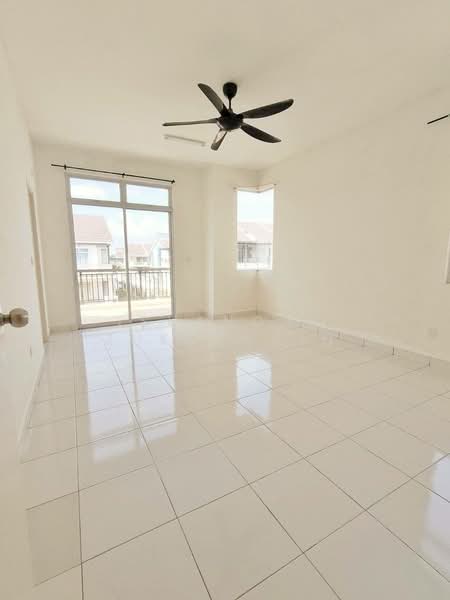 Rumah Teres untuk Dijual di Pasir Gudang (Johor) - Iskandar Zukarnain - Living Room - PropertyGuru.com.my