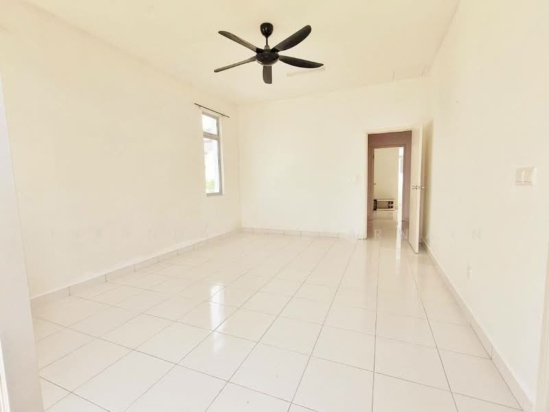 Rumah Teres untuk Dijual di Pasir Gudang (Johor) - Iskandar Zukarnain - Living Room - PropertyGuru.com.my