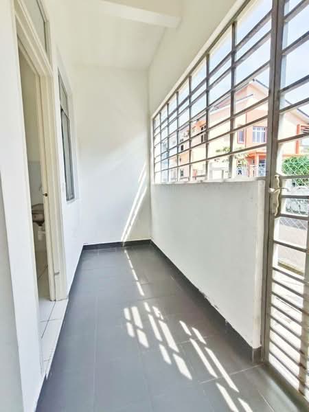 Rumah Teres untuk Dijual di Pasir Gudang (Johor) - Iskandar Zukarnain - Balcony - PropertyGuru.com.my