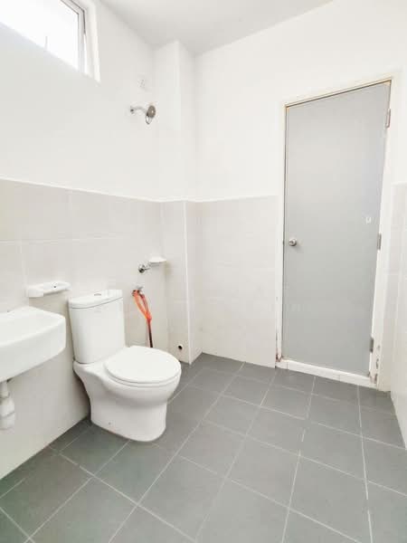 Rumah Teres untuk Dijual di Pasir Gudang (Johor) - Iskandar Zukarnain - Bathroom - PropertyGuru.com.my