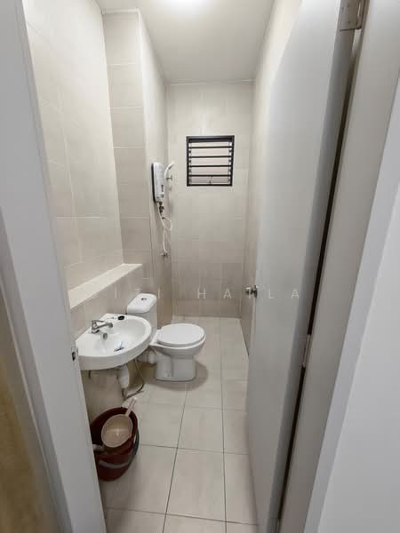 Kondominium untuk Disewa di Residensi Adelia 3 - Siti Haila - Bathroom - PropertyGuru.com.my