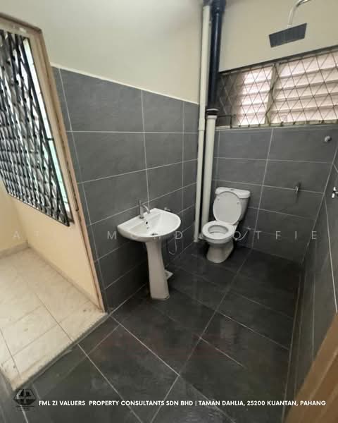 2-storey Terraced House for Sale in Kuantan (Pahang) - Atie Mohd Lotfie - Bathroom - PropertyGuru.com.my