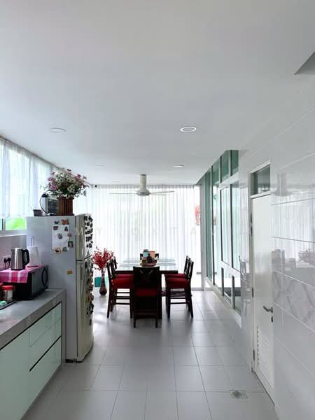 Bungalow House for Rent in Cyberjaya (Selangor) - Amy Oktavia - Kitchen - PropertyGuru.com.my