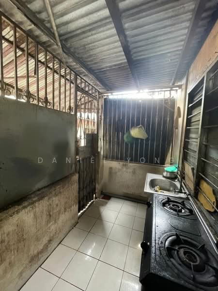 Rumah Teres 2-Tingkat untuk Dijual di Johor Bahru (Johor) - Daniel Yong - Kitchen - PropertyGuru.com.my