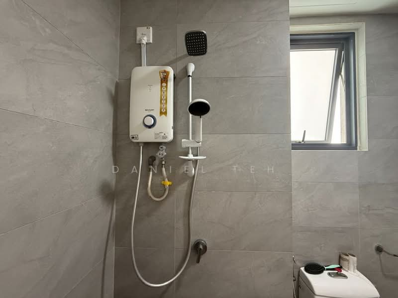 Service Residence for Sale at SUNSURIA FORUM SERVICED APARTMENT - Daniel Teh - Bathroom - PropertyGuru.com.my
