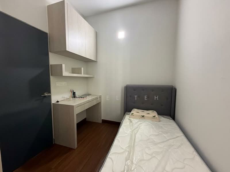 Service Residence for Sale at SUNSURIA FORUM SERVICED APARTMENT - Daniel Teh - Bedroom - PropertyGuru.com.my