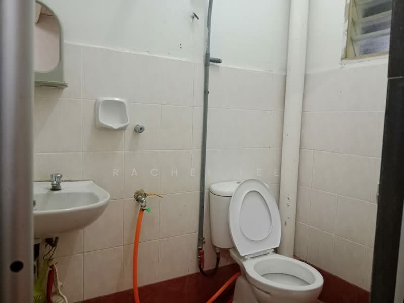 Rumah Teres untuk Dijual di Bandar Mahkota Cheras (Cheras) - Rachel Lee - Bathroom - PropertyGuru.com.my