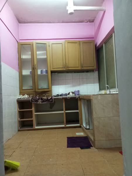 Pangsapuri untuk Dijual di Sri Kenari Apartment - Melinda Ee - Kitchen - PropertyGuru.com.my