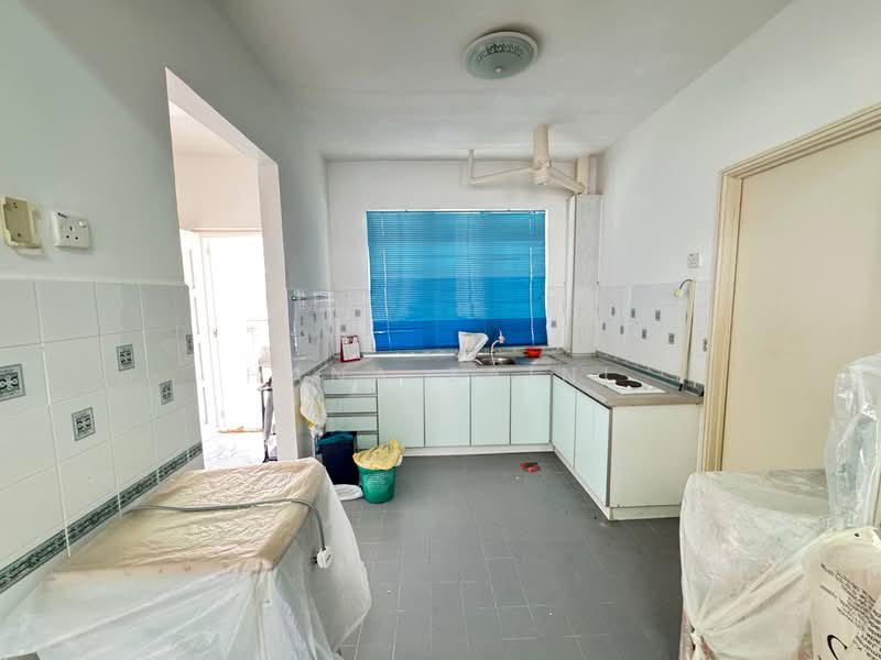 Condominium for Sale at Laguna Condo Resort - Hana Zaini - Kitchen - PropertyGuru.com.my