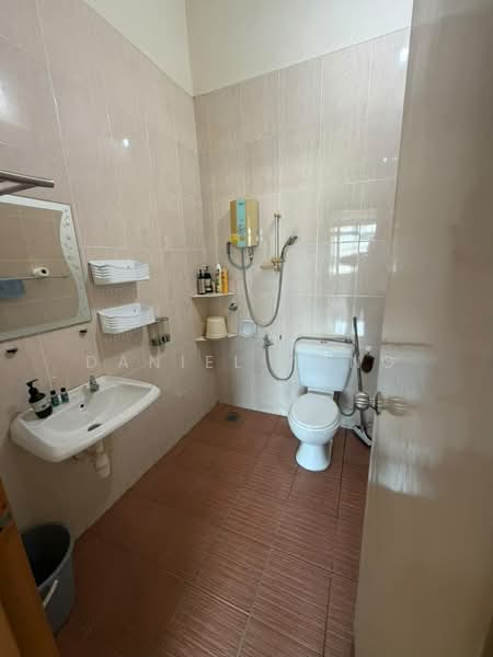 Rumah Teres 2-Tingkat untuk Dijual di Austin (Johor Bahru) - Daniel Yong - Bathroom - PropertyGuru.com.my