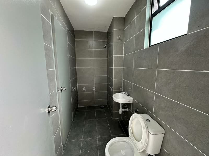 Rumah Teres 2-Tingkat untuk Disewa di Bandar Kulai (Kulai) - Max Yee - Bathroom - PropertyGuru.com.my