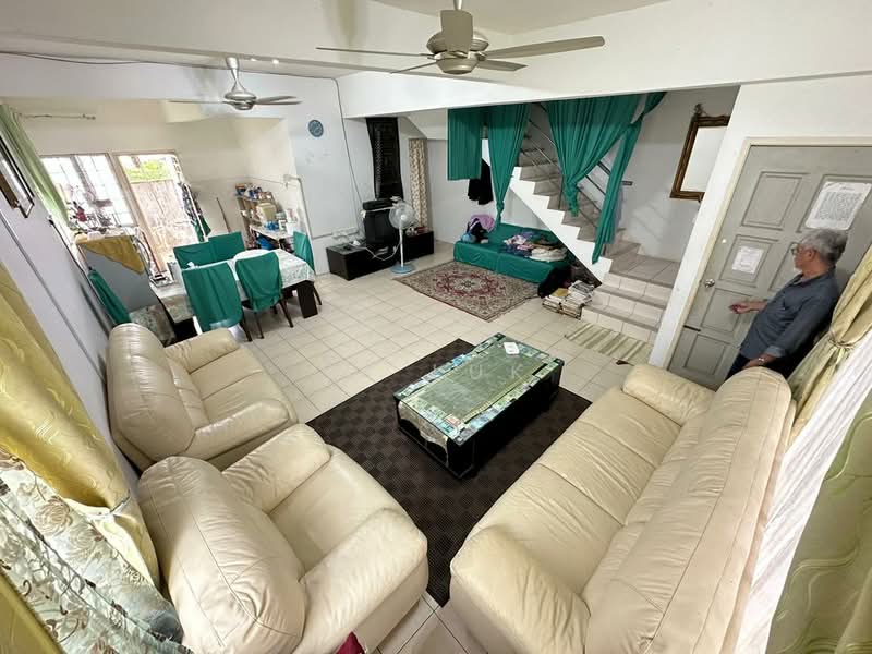 2-storey Terraced House for Sale in Taman Desa Mas (Rawang) - SK Luk - Living Room - PropertyGuru.com.my