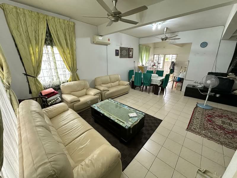 2-storey Terraced House for Sale in Taman Desa Mas (Rawang) - SK Luk - Living Room - PropertyGuru.com.my