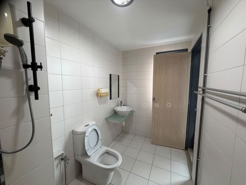 Kediaman Servis untuk Disewa di Greenfield Regency - Claira Ong - Bathroom - PropertyGuru.com.my