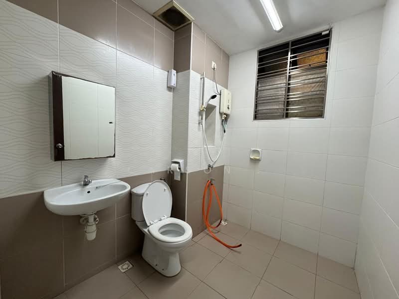 2-storey Terraced House for Sale in Bandar Dato Onn (Tebrau) - Carson . - Bathroom - PropertyGuru.com.my
