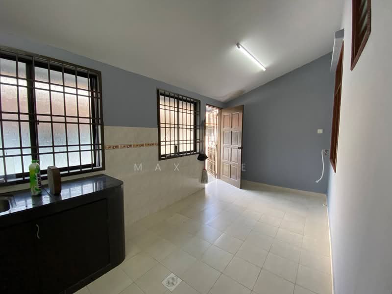 1-storey Terraced House for Rent in Bandar Putra (Kulai) - Max Yee - Kitchen - PropertyGuru.com.my
